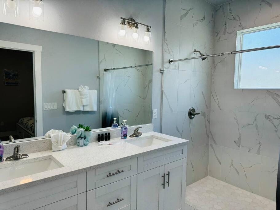 Brand New Tampa Oasis With Private Jacuzzi Retreat Villa Lutz Kültér fotó