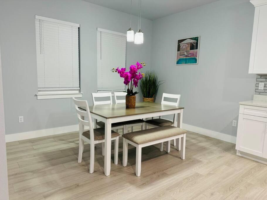 Brand New Tampa Oasis With Private Jacuzzi Retreat Villa Lutz Kültér fotó