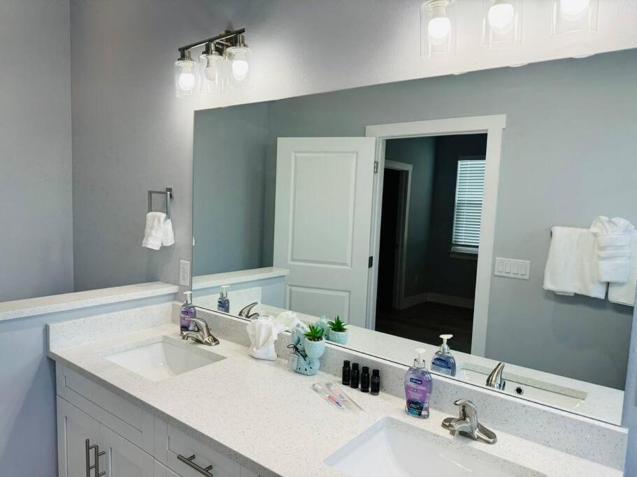 Brand New Tampa Oasis With Private Jacuzzi Retreat Villa Lutz Kültér fotó