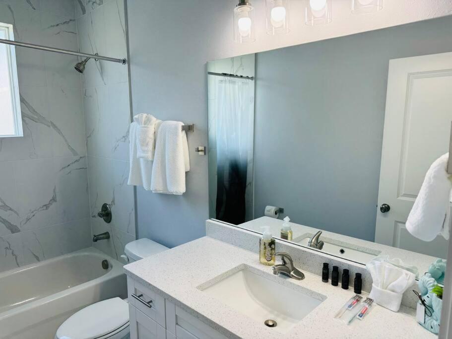 Brand New Tampa Oasis With Private Jacuzzi Retreat Villa Lutz Kültér fotó